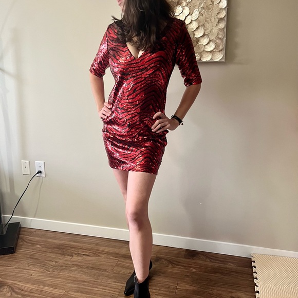 Guess Zebra Sequin Stunner w Open Bsck - Picture 1 of 10